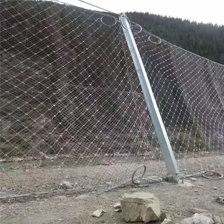 SNS柔性被動攔石網 今題網 (2).jpg